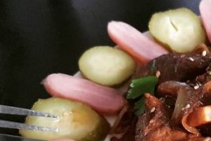 Ridichi murate in otet / Pickles
