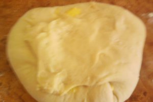 Placinta cu crema de branza,dulceata si nuci