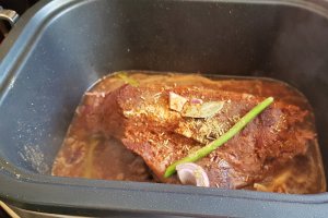 Spata de caprior la Multicookerul 5in1 Digital 5.6L Crock-Pot