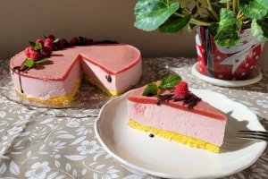 Desert cheesecake cu capsuni
