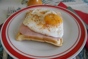 Aperitiv gofre Croque Monsieur