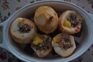 Desert pere coapte in sos de ciocolata