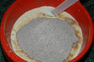 Desert negresa cu stafide si nuca