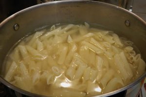 Penne la cuptor cu branza - Reteta usoara si gustoasa