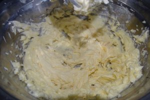 Desert tort cu crema de mure