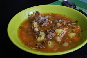 Ciorba de caprioara cu rosii