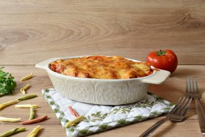 Paste cu sunca si sos de rosii la cuptor