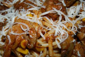 Spaghetti con le polpettine (spaghete cu chiftelute)