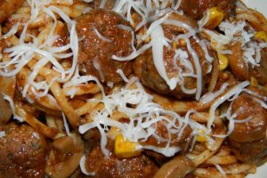 Spaghetti con le polpettine (spaghete cu chiftelute)