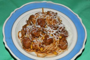 Spaghetti con le polpettine (spaghete cu chiftelute)