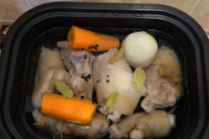 Piftie de porc la slow cooker Crock-Pot