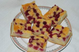 Desert prajitura cu iaurt si zmeura