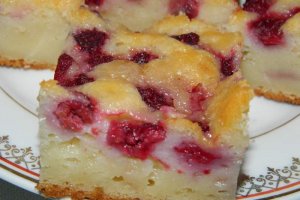 Desert prajitura cu iaurt si zmeura