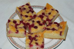 Desert prajitura cu iaurt si zmeura
