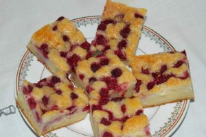 Desert prajitura cu iaurt si zmeura