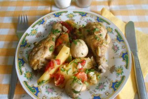Pulpe de pui cu legume, la tigaie