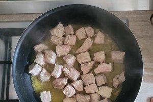 Tocana de rosii cu carne de porc