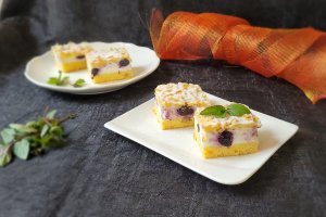Desert prajitura cu iaurt si afine