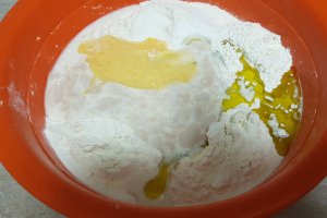 Desert bucte cu branza si stafide