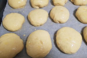 Desert bucte cu branza si stafide