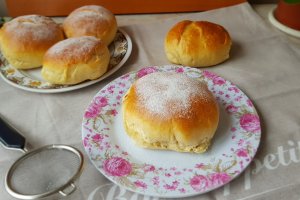 Desert bucte cu branza si stafide