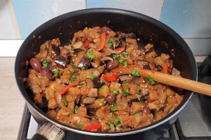 Caponata siciliana - Tocanita de vinete cu rosii si masline