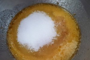 Desert prajitura cu migdale, iaurt si unt de arahide