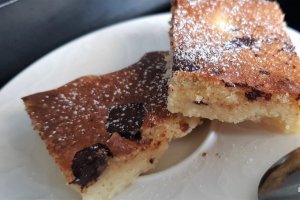 Desert prajitura cu migdale, iaurt si unt de arahide