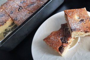 Desert prajitura cu migdale, iaurt si unt de arahide