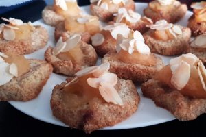 Desert biscuiti cu tarate de grau si marmelada de gutui