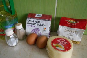 Mancare de mazare, cu cascaval pane