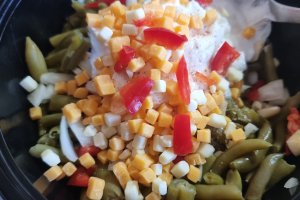 Salata de fasole verde frantuzeasca cu cheddar