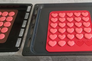 Desert macarons cu ganache de zmeura
