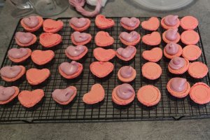 Desert macarons cu ganache de zmeura