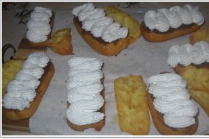 Eclere cu ciocolata si cafea