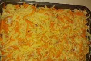 Cartofi gratinati cu doua tipuri de cascaval