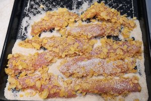 Mini snitele crispy, cu fulgi de porumb