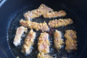 Mini snitele crispy, cu fulgi de porumb