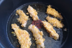 Mini snitele crispy, cu fulgi de porumb