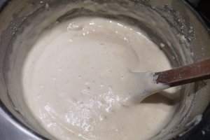 Desert prajitura cu pere si budinca de vanilie