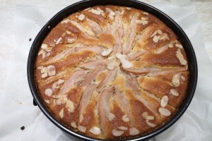 Desert prajitura cu pere si budinca de vanilie