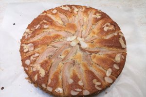 Desert prajitura cu pere si budinca de vanilie