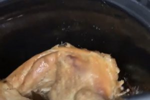 Iepure intreg la slow cooker Crock Pot