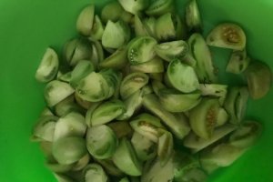 Salata ruseasca de gogonele verzi la borcan (la rece)
