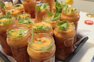 Salata de legume cu sos de mustar