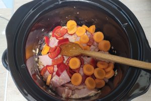 Cotlet de porc cu legume la slow cooker Crock Pot