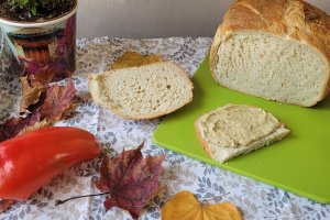Paine cu cartofi coapta la vasul din ceramica Crock Pot