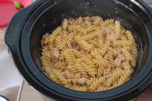 Paste cu pui si bacon in sos, la slow cooker Crock Pot