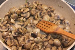 Ciuperci champignon cu quinoa