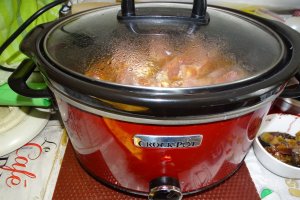 Coaste de porc gatite la slow cooker Crock Pot
